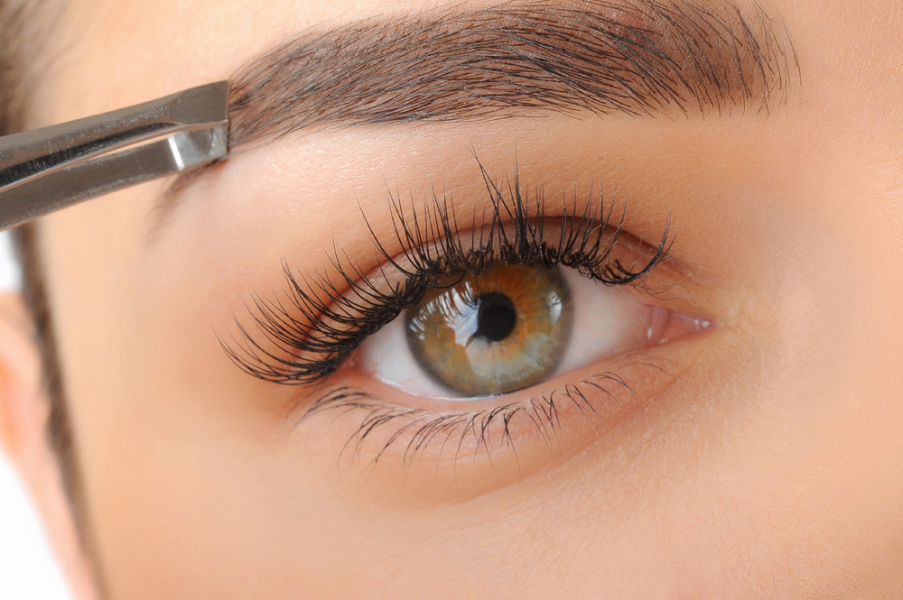 HOW to BROW Streamline your Summer Beauty Routine blog img